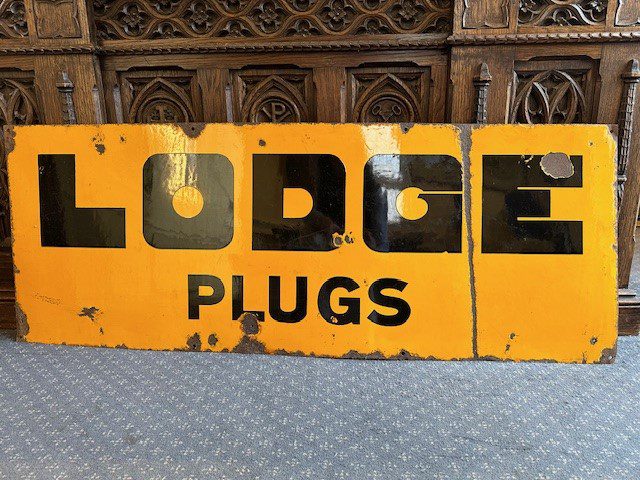 Lodge Plugs sign