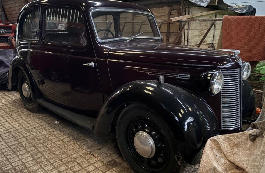 1939 Austin 8